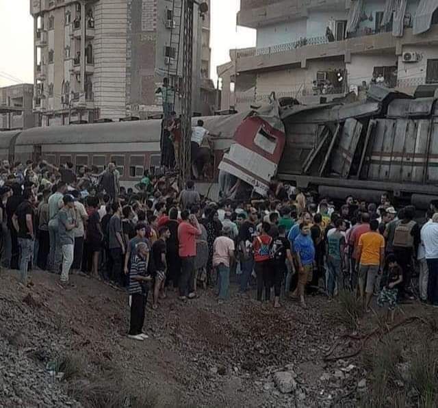 صورة عن حادث تصادم قطارين