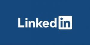 LinkedIn تتراجع بصمت عن استخدام الذكاء الاصطناعى على منصتها - مصر بوست