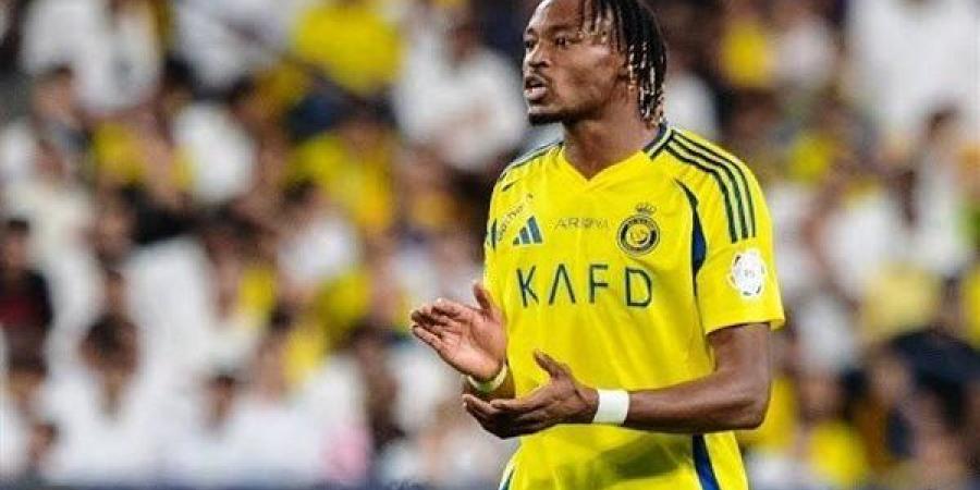 محمد سيماكان يغادر مع بعثة النصر السعودي إلى العراق