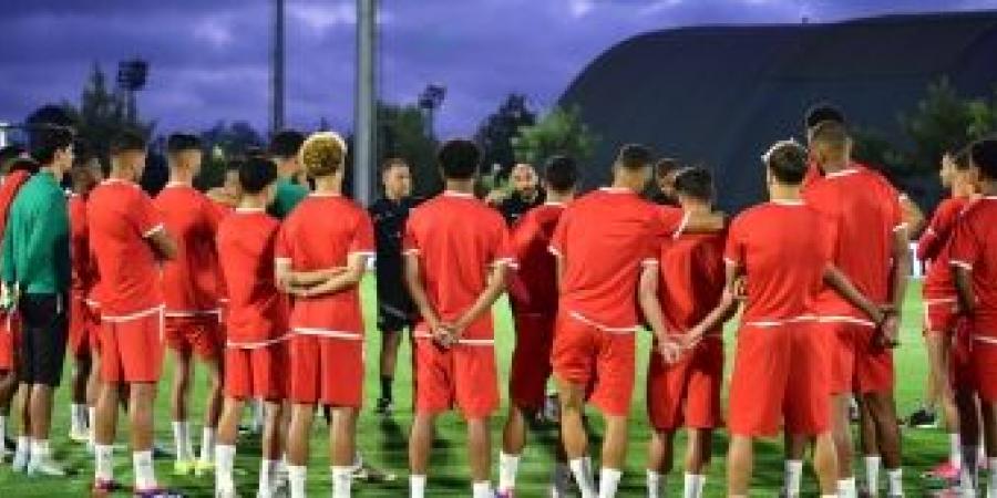 القلق يساور لاعبًا مغربيًّا بسبب "خلاف" شقيقيه مع الركراكي - مصر بوست