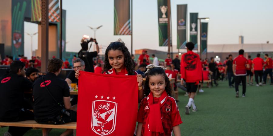 جماهير الأهلى والزمالك تزين ملعب المملكة أرينا قبل السوبر الأفريقى - مصر بوست