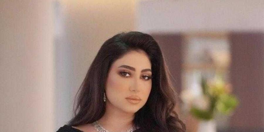 برقم خيالي.. لن تصدق سعر جمبسوت الفنانة بوسي