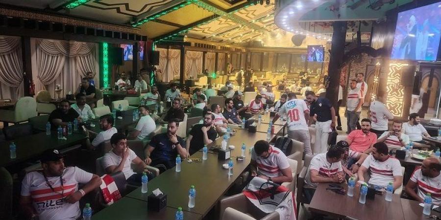 جماهير الزمالك في الإمارات تحتفل بكأس السوبر الإفريقي - مصر بوست