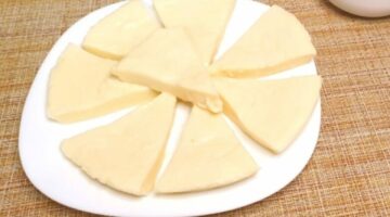 “النتيجة هتبهرك”.. طريقة عمل الجبنة المثلثات في المنزل بأسرار المصانع.. مش هتشتريها من بره تاني