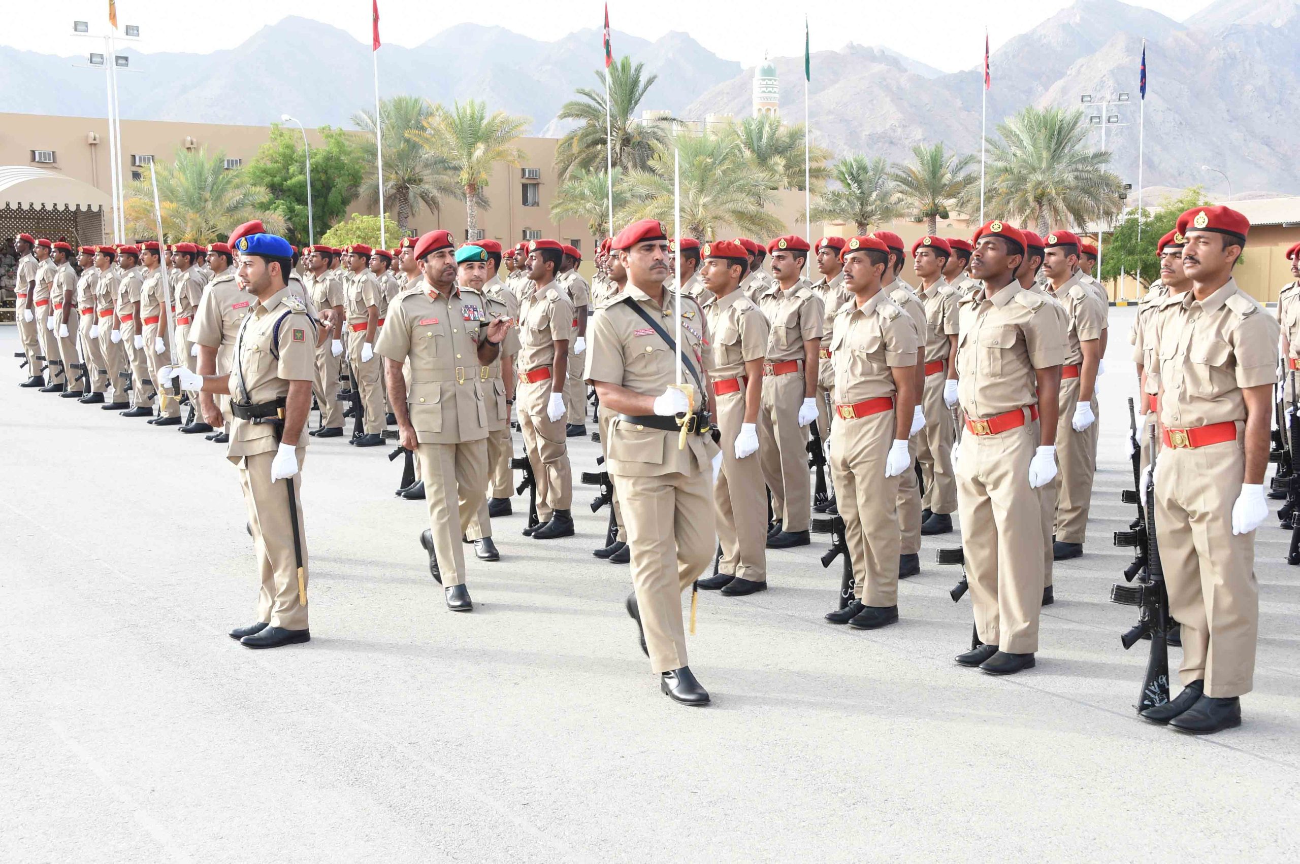 القوات المسلحة العمانية توضح الرتب العسكرية بالترتيب 2024 وتوزيع المناصب وجدول رواتب العسكريين