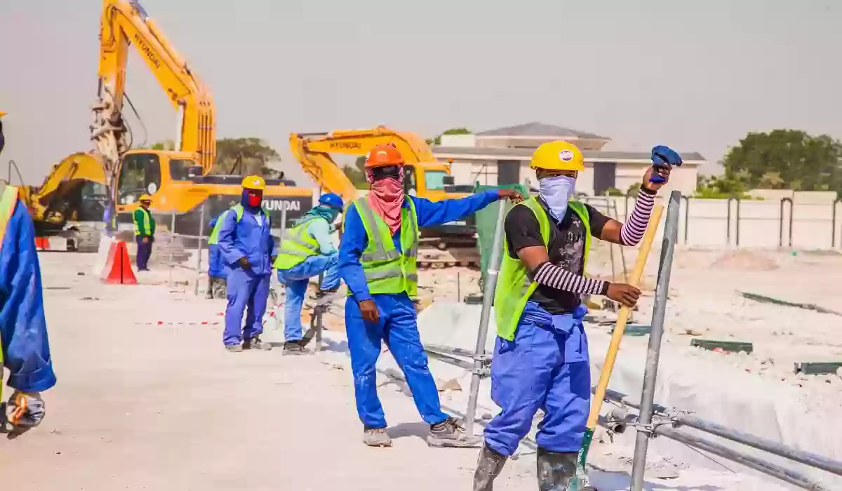 عقوبات تشغيل العمالة على غير الكفالة في الكويت.. تعرف عليها الآن