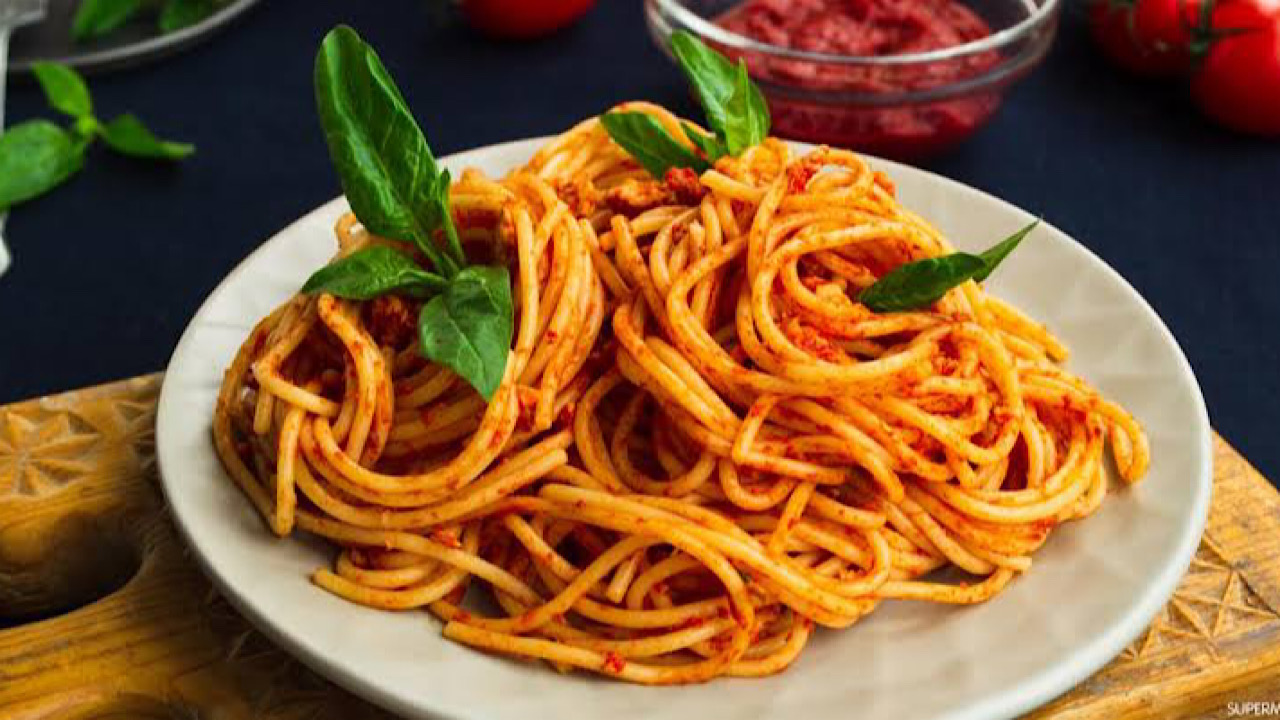“مكرونة ايطاليانو اصلية” طريقة عمل المكرونة الإسباغيتي الإيطالية بكل سهولة في دقائق فقط